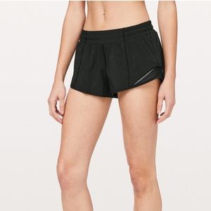 LULULEMON 2.5 HOTTY HOT SHORTS (read description)
